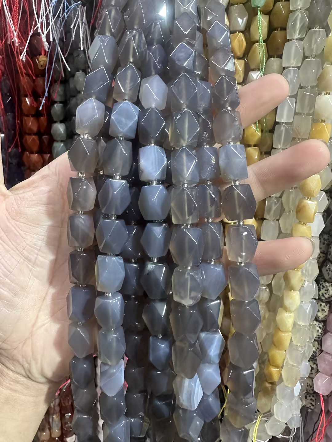ágata gris