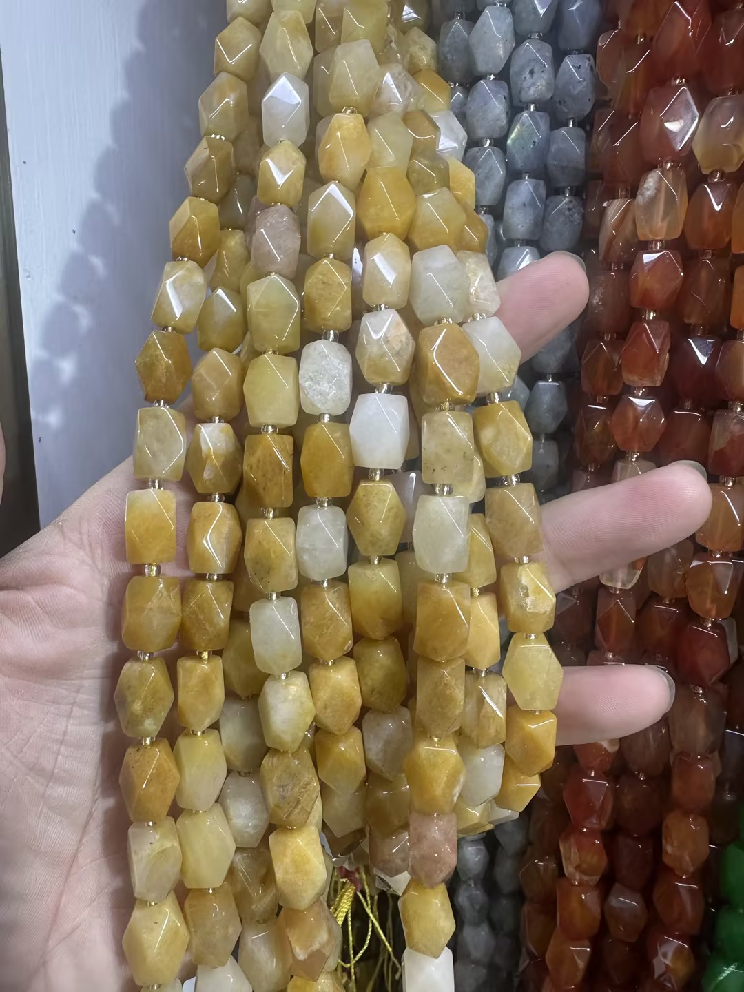 Jade amarillo