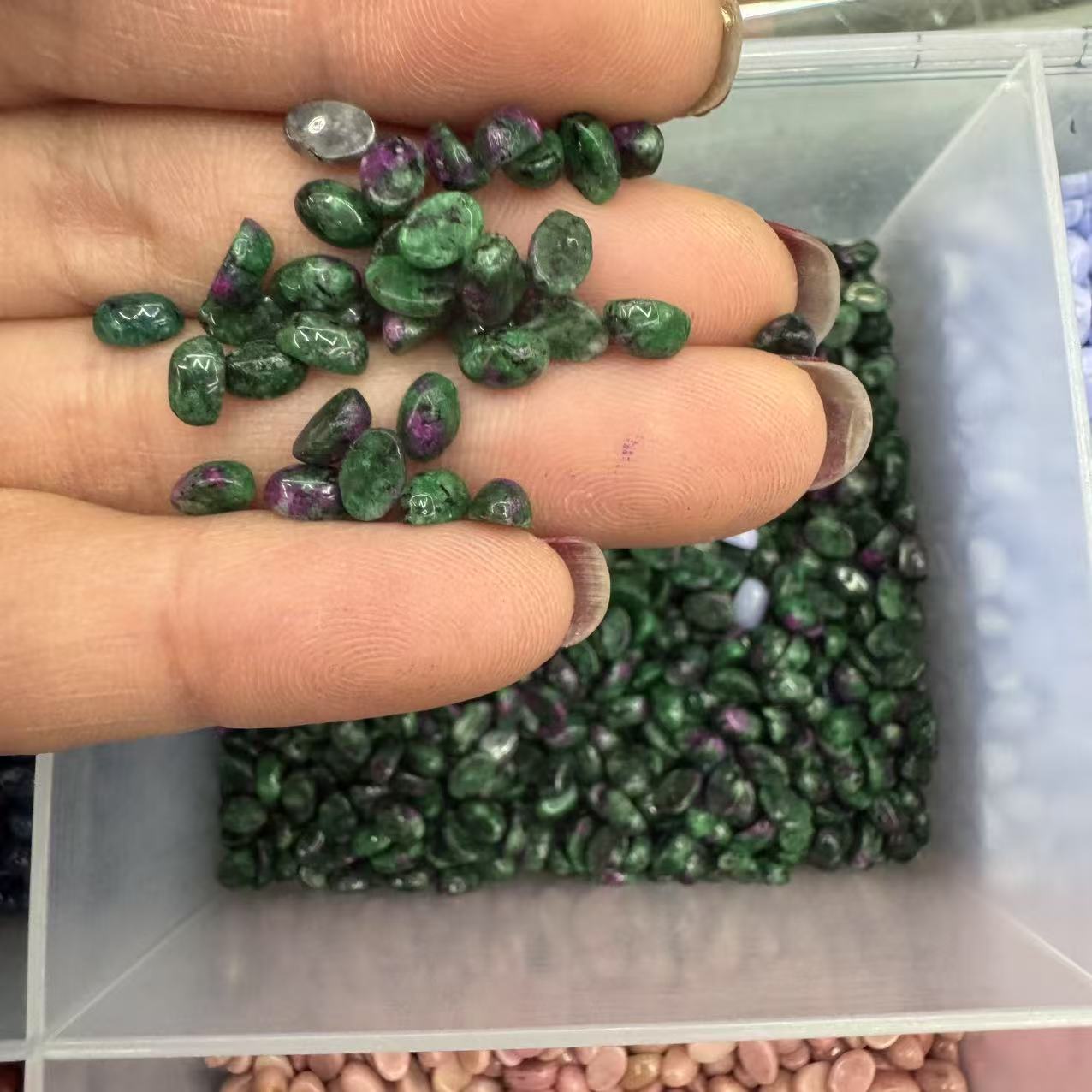 Red and green treasure 4*6mm