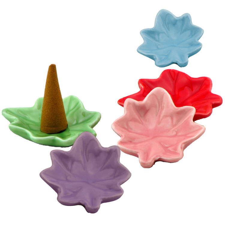 Maple leaf ceramic incense holder (mixed color)