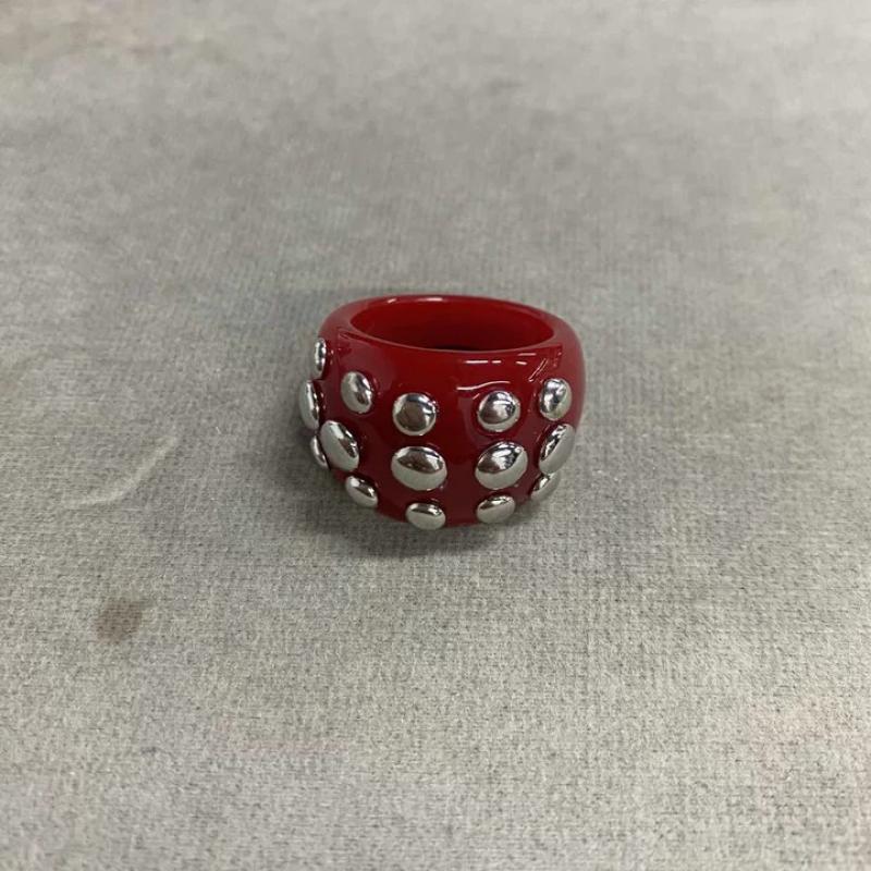 Ring-red-iron style