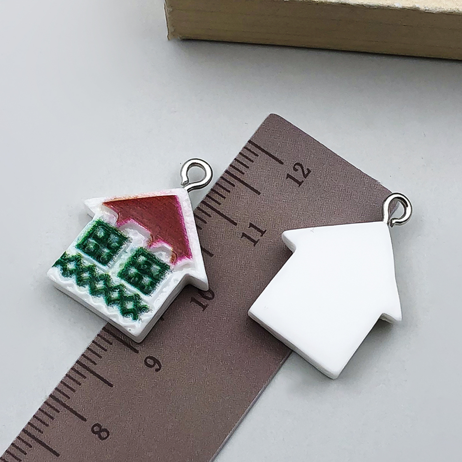 1 white resin christmas igloo house 17x22-1.2g-17027