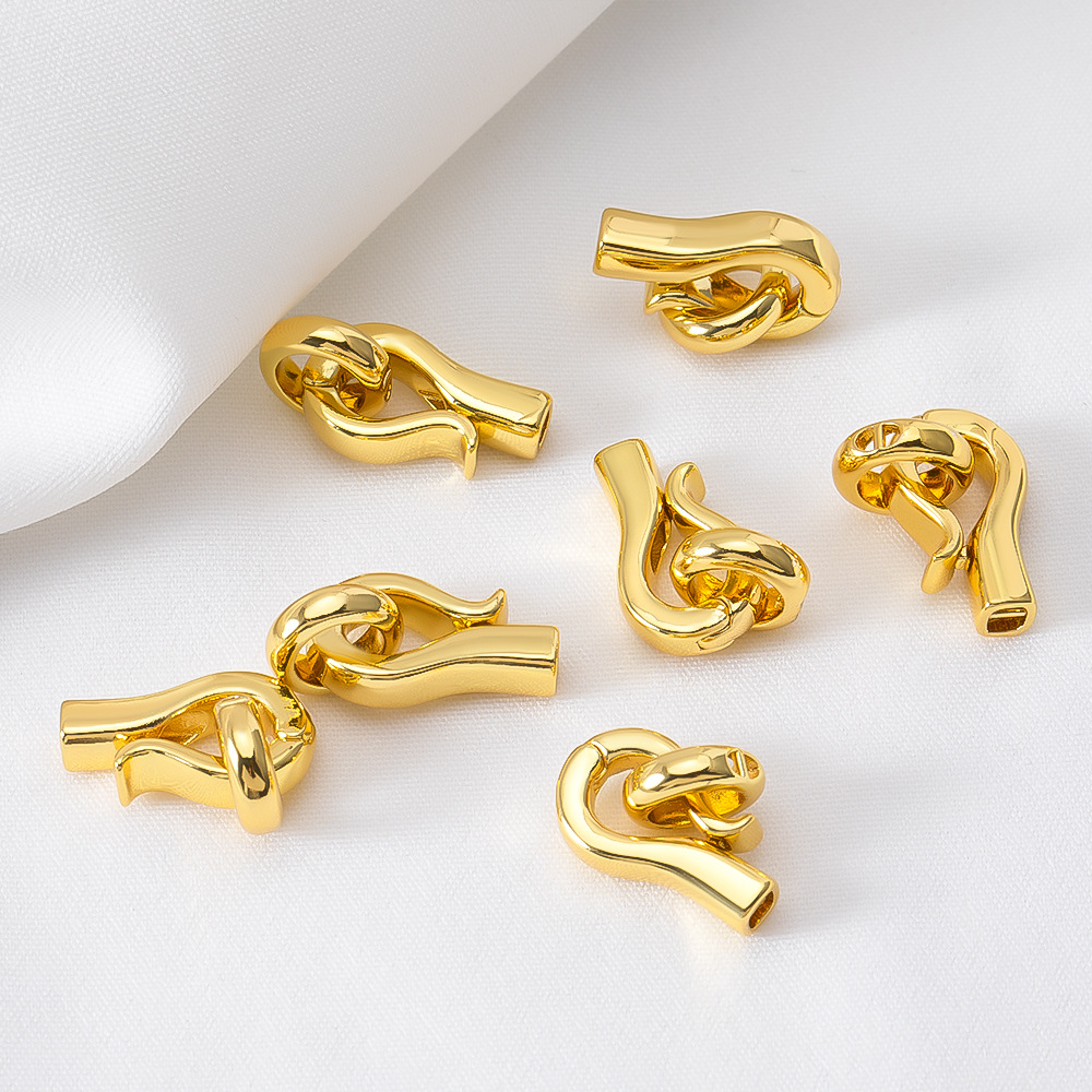 18k gold-large 21x9.6mm