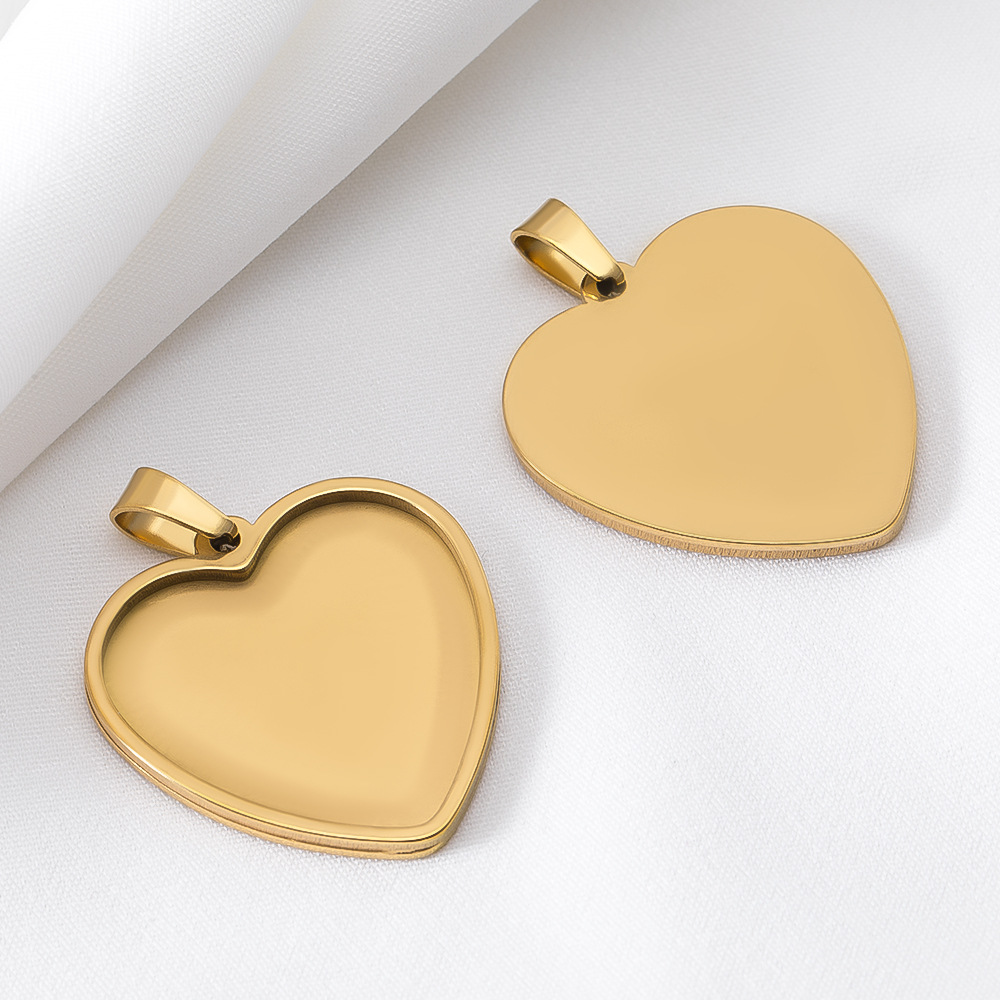 Golden heart shape-25x22mm