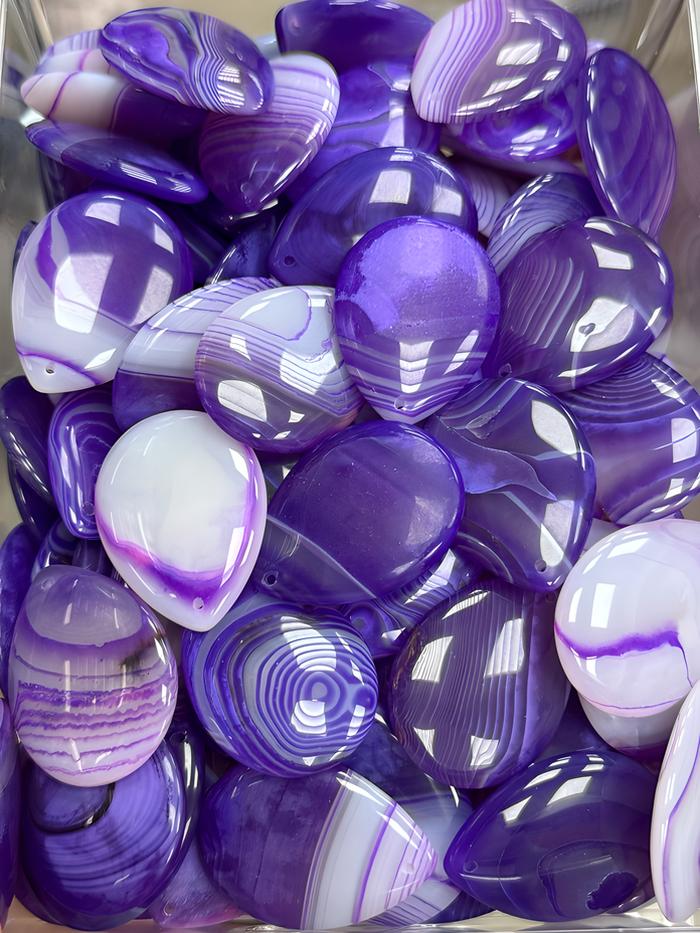 Purple striped agate (color added)