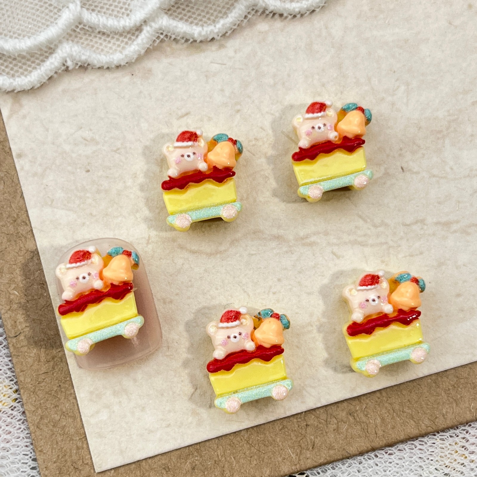 # 6 Christmas bear bells