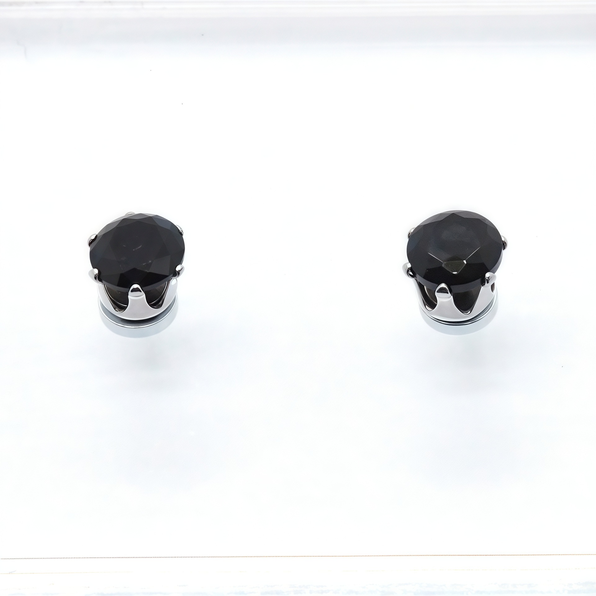 Black zircon (6mm pair)