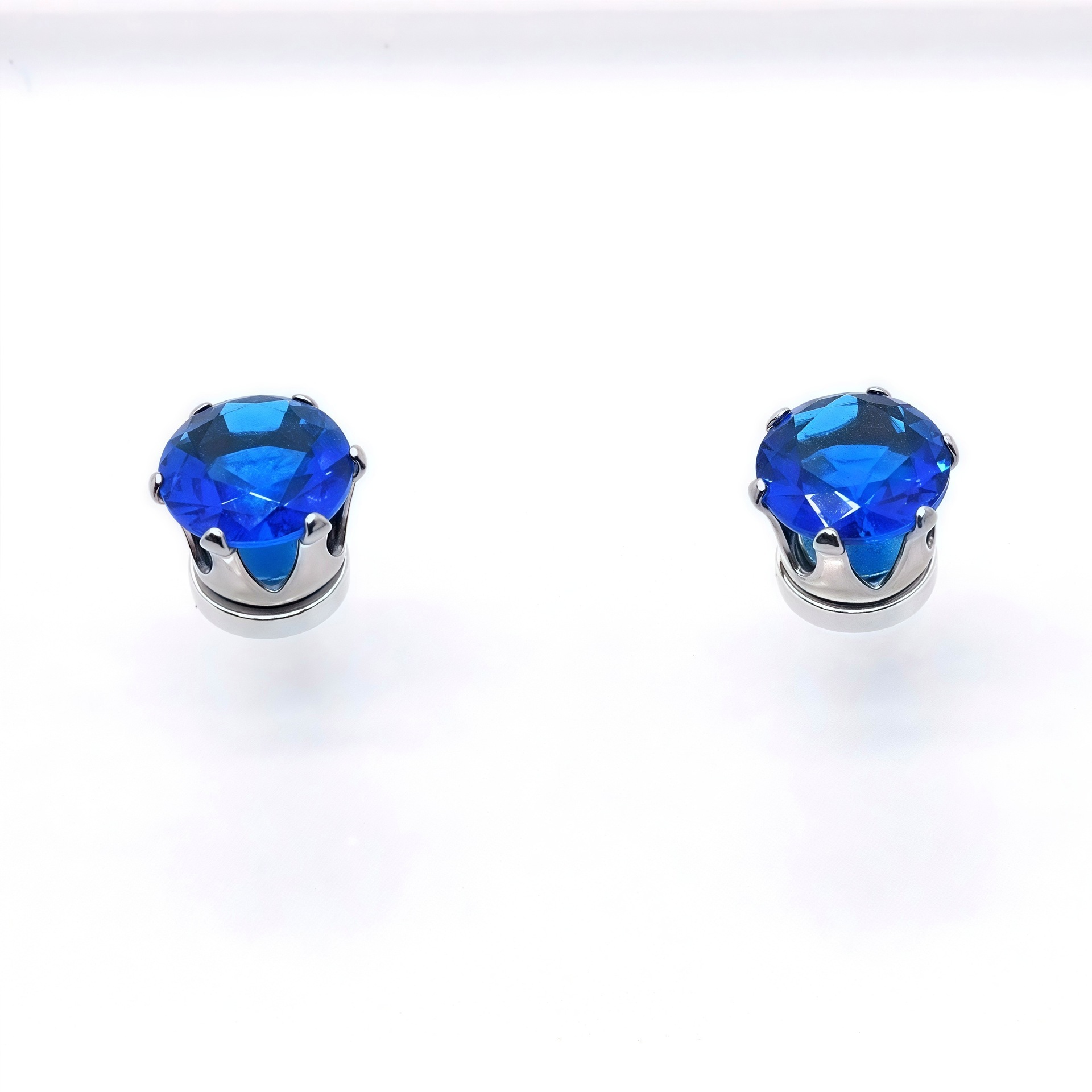Dark blue zircon (6mm pair)