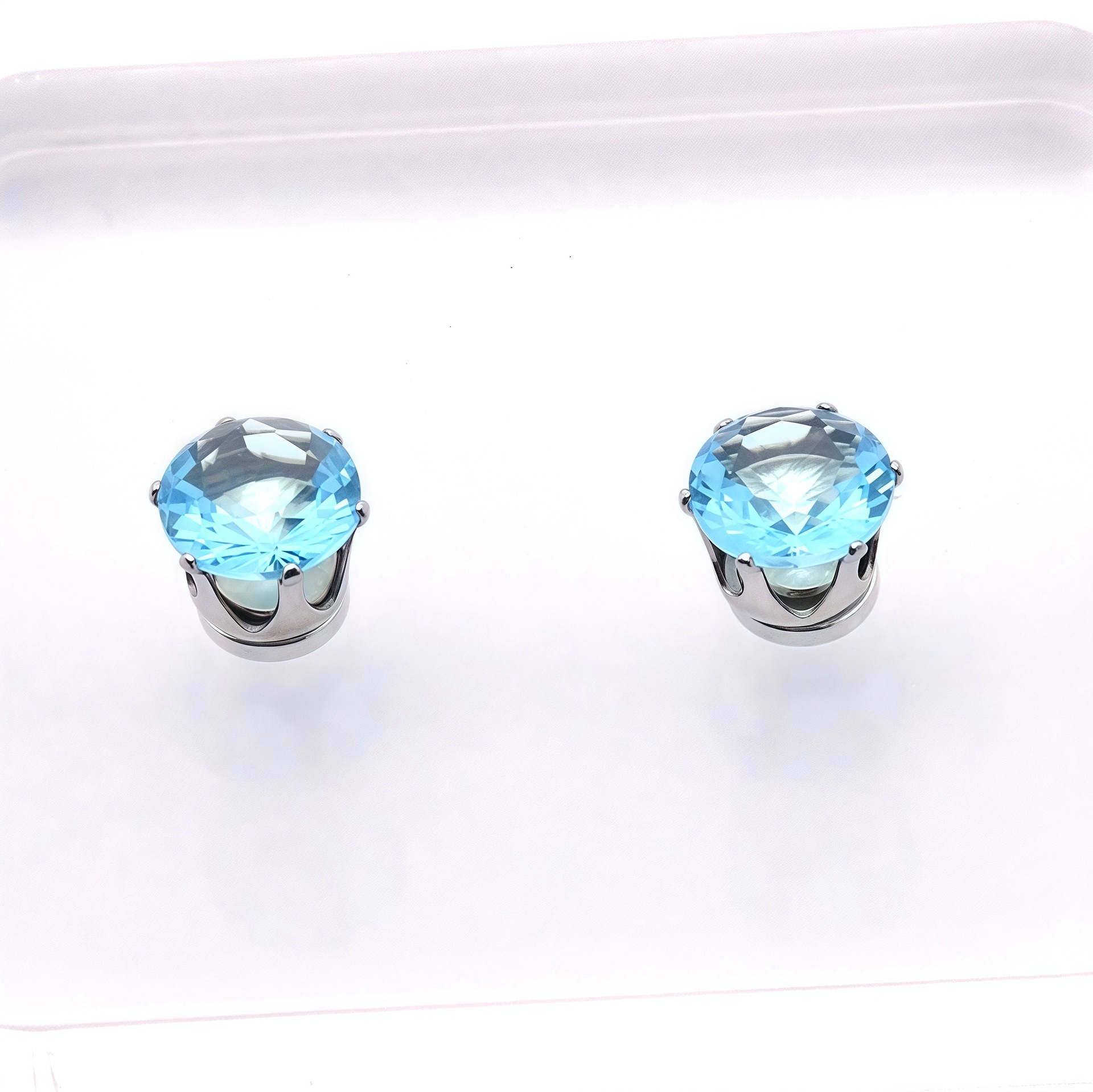 Sky blue zircon (8mm pair)