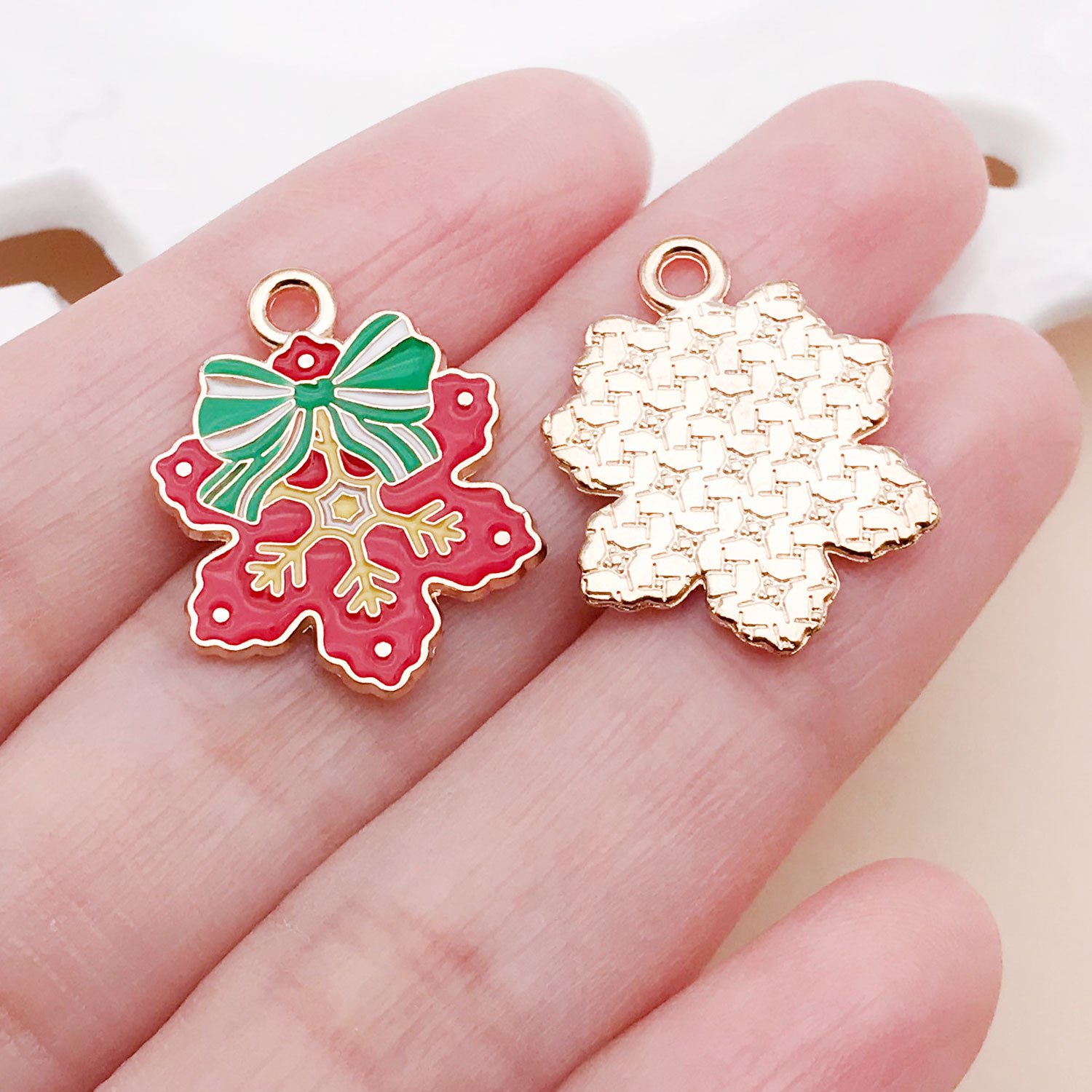 19682-1 piece 22x17mm-1.3g red zinc alloy dripping oil kc gold christmas bow snowflake