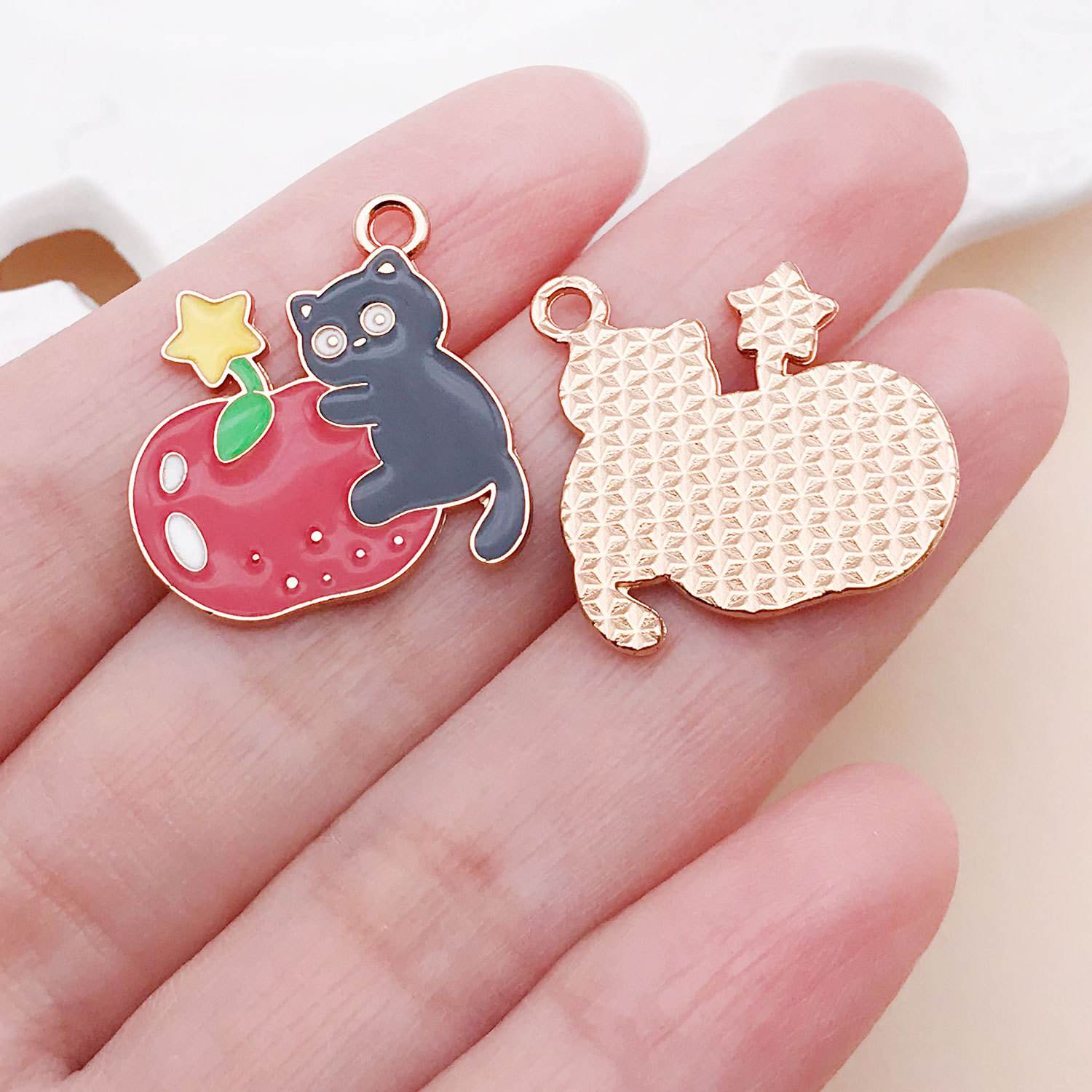 25255-1 piece 22x21mm-1.6g red oil dripping zinc alloy christmas five-pointed star apple cat
