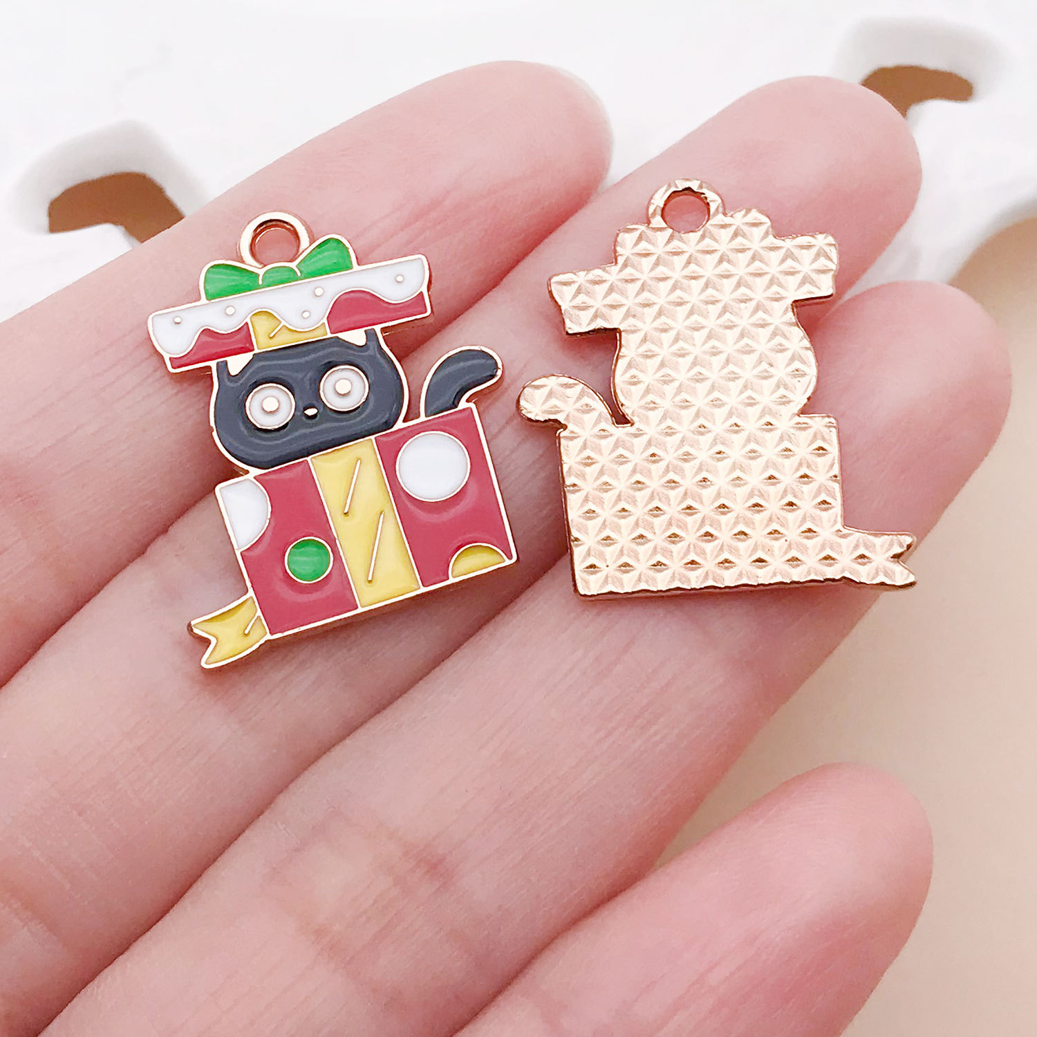 25260-1pcs 23x14mm-1.5g red oil dripping zinc alloy christmas gift box cat