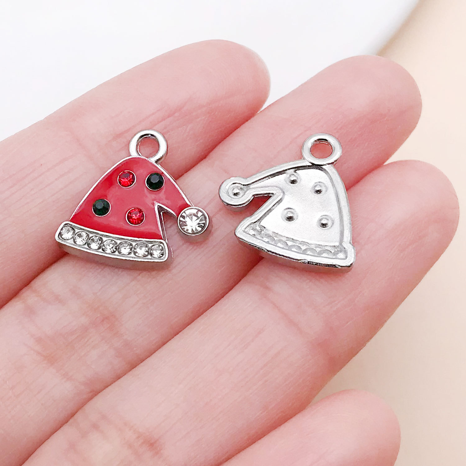 21866-1 15x15mm-1g white k red oil dripping zinc alloy christmas hat