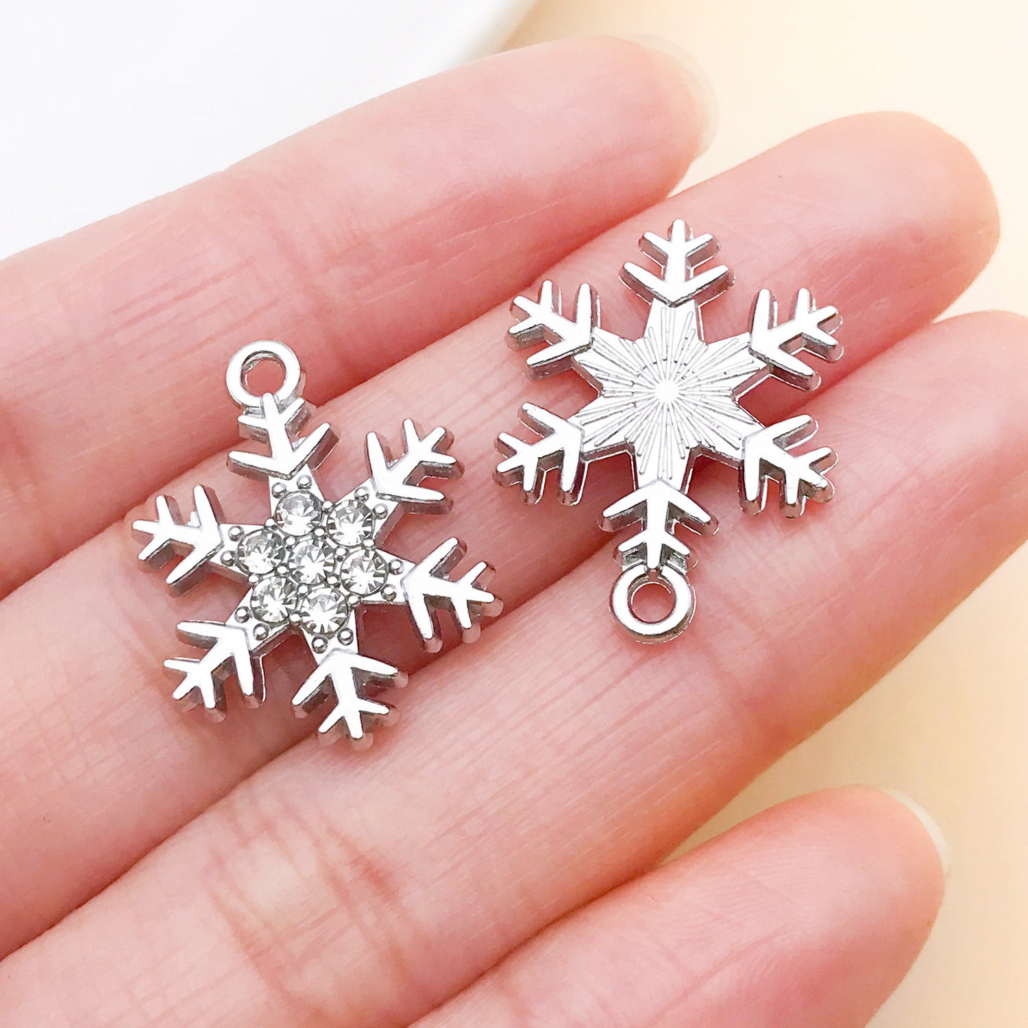 27050-1 piece 21.5x16mm-1.65g white zinc alloy point diamond snowflake