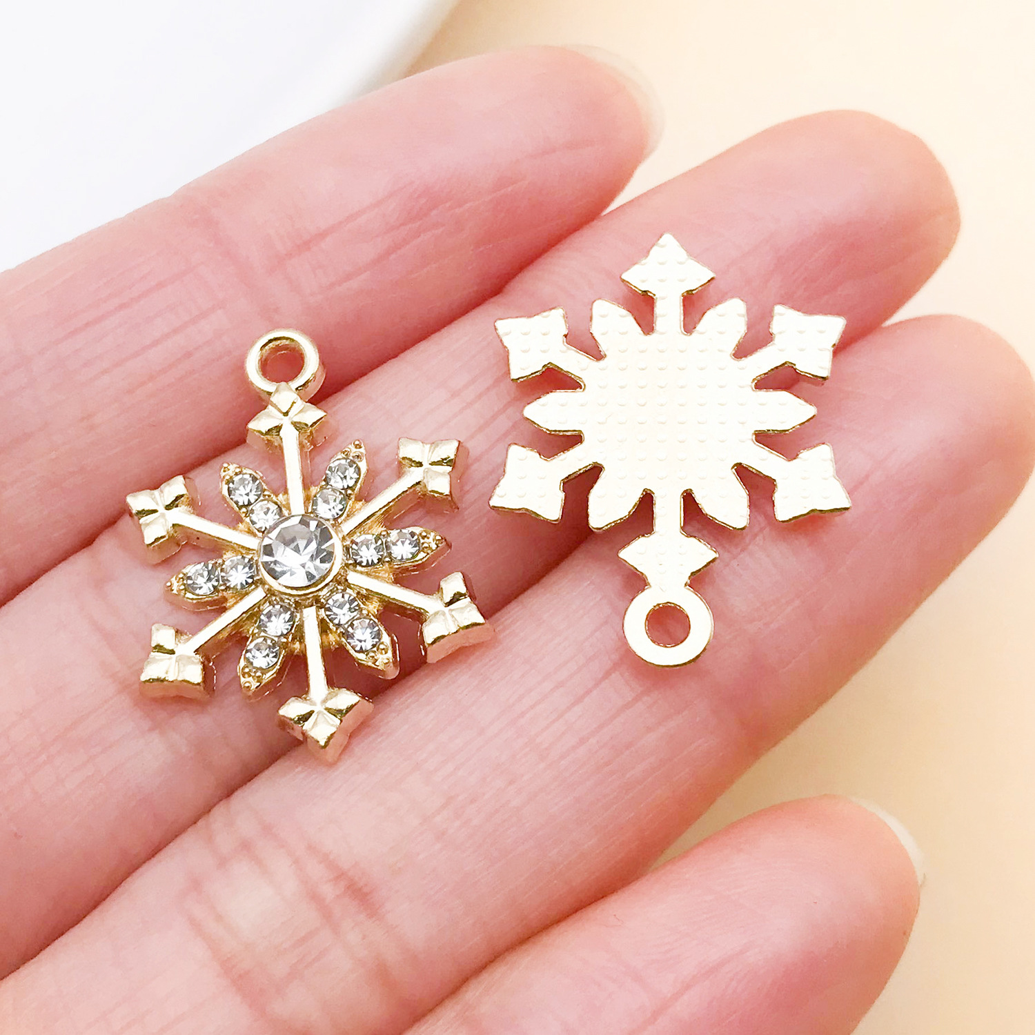 27053-1 piece 22x17mm-1.4g kc gold zinc alloy point diamond snowflake