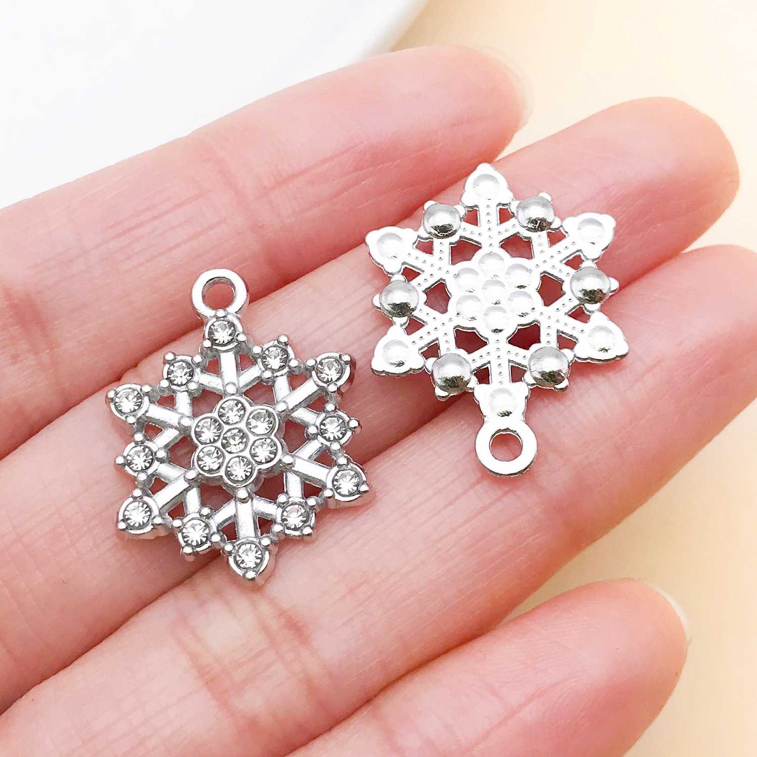 27054-1 23x17mm-1.4g white k zinc alloy hollow point diamond snowflake