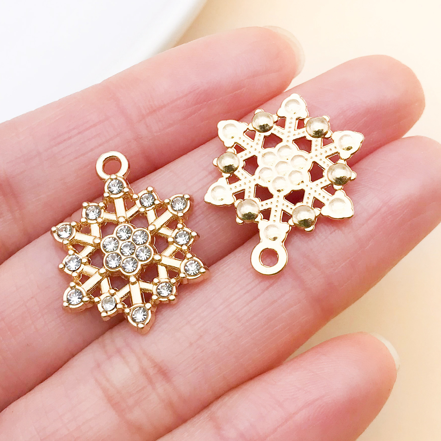 27055-1 piece 23x17mm-1.4g kc gold zinc alloy hollow point diamond snowflake
