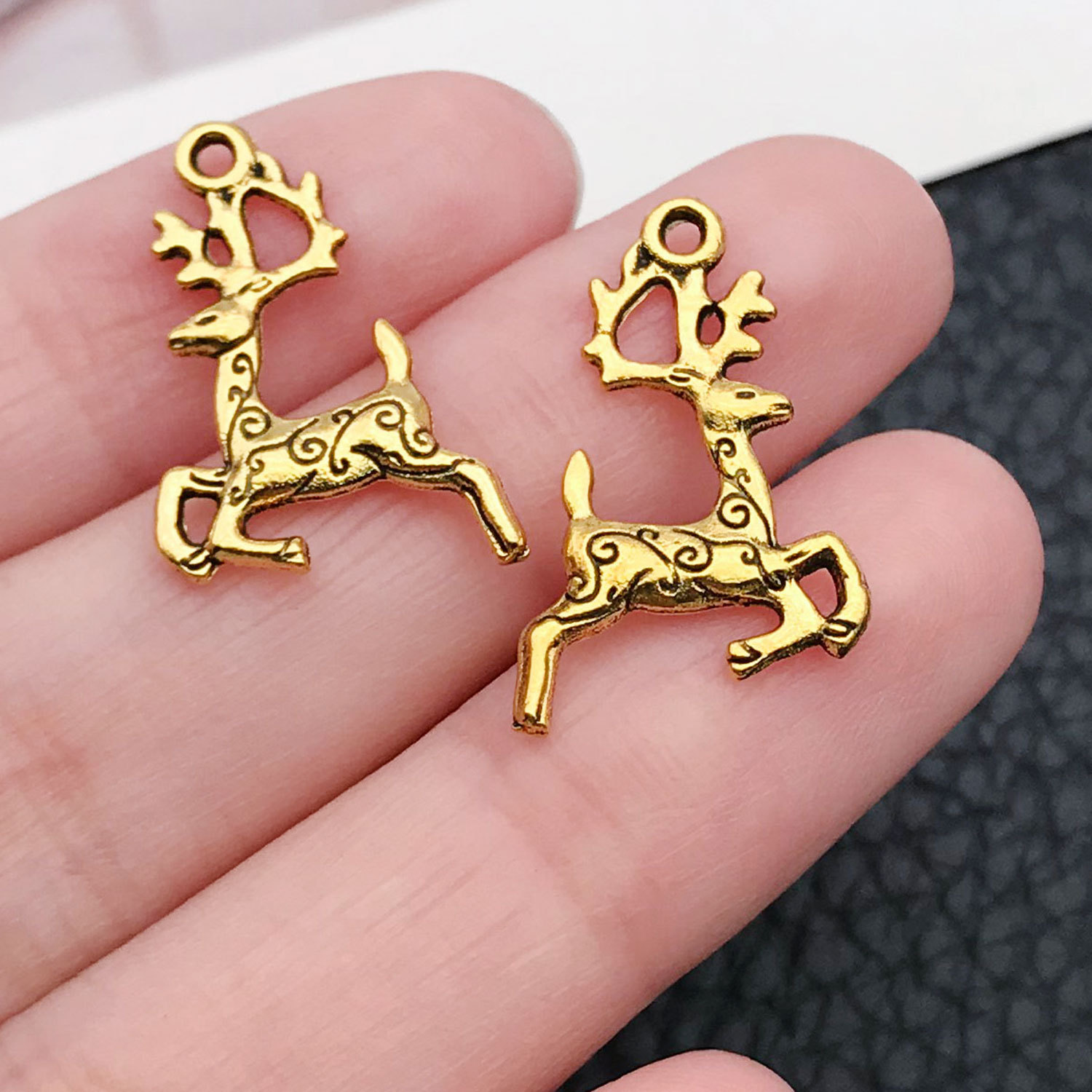 10229-ancient gold zinc alloy christmas deer 14x20-0.76g