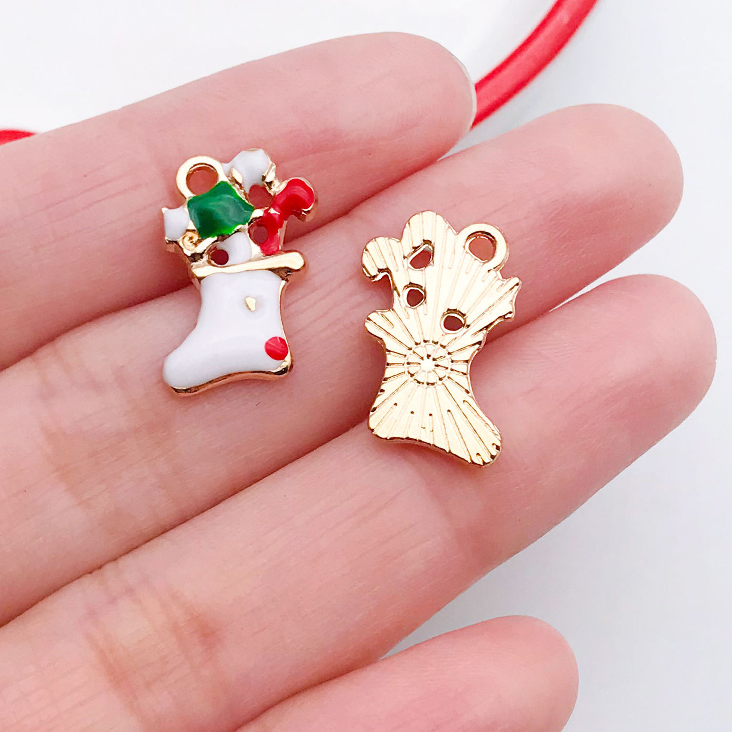 12530-1 white oil dripping zinc alloy christmas socks 10x19mm-1g