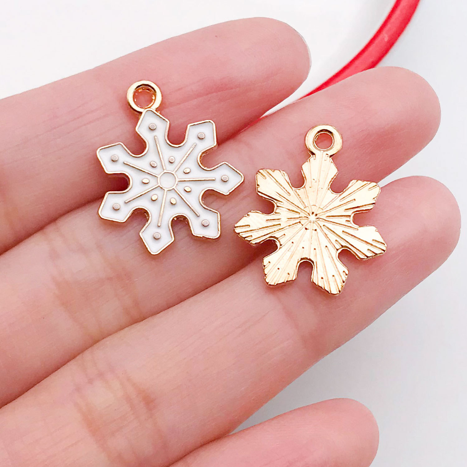 14288-1 white oil dripping zinc alloy christmas snowflake 17x20mm-1.2g