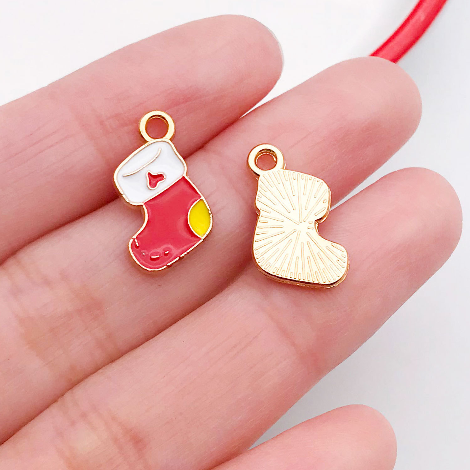 21064-1 red zinc alloy christmas stockings 15x13mm-0.9g