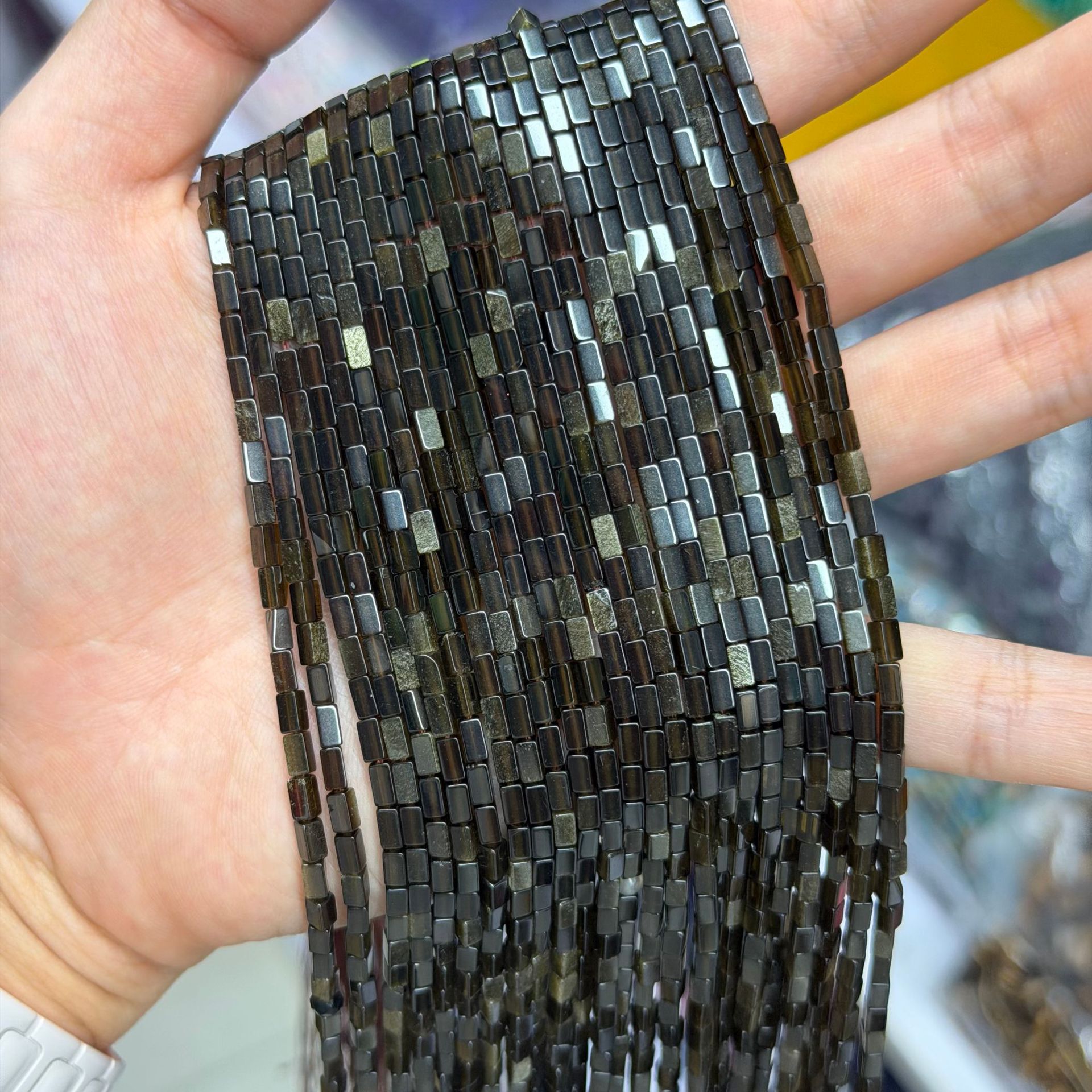 Gold obsidian