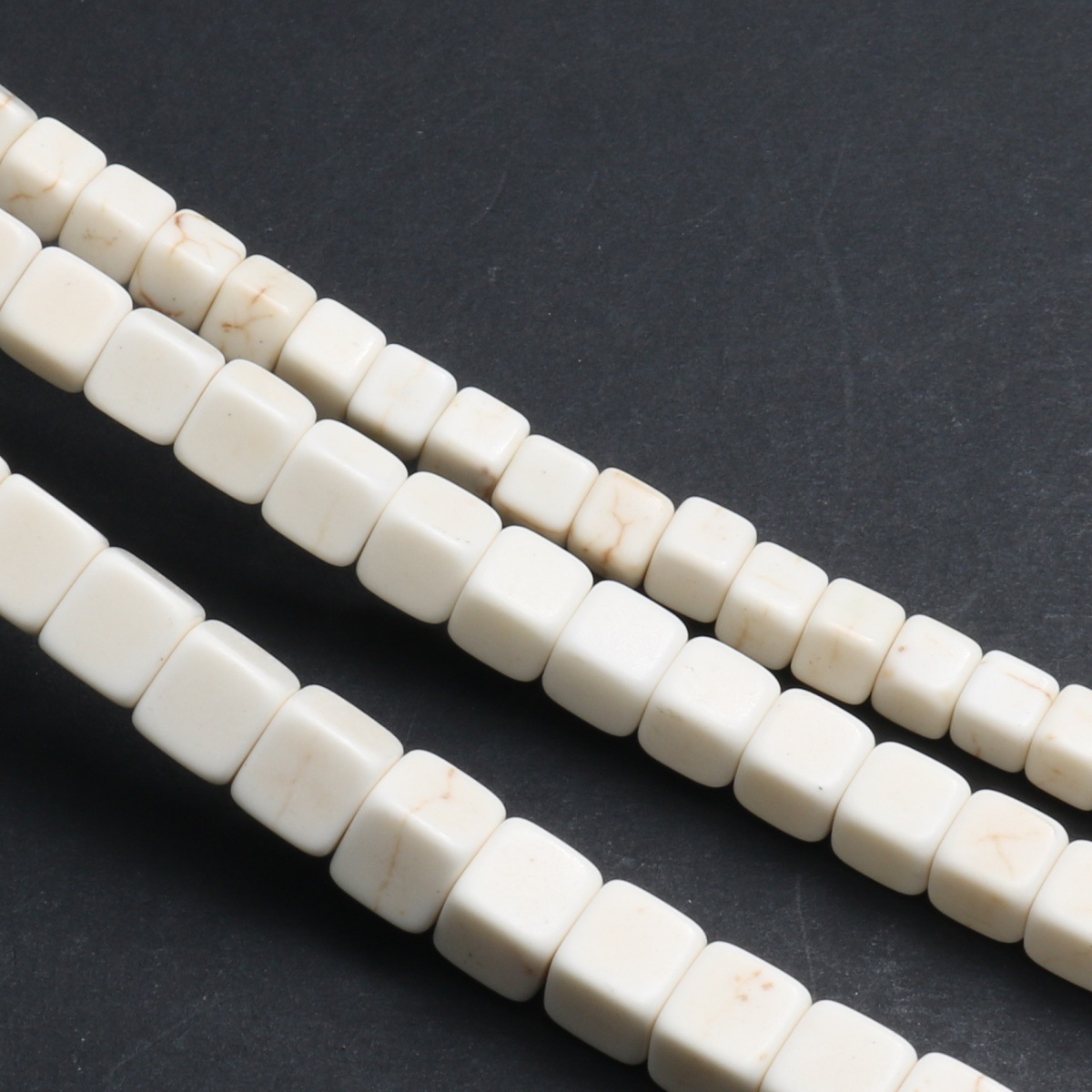 Square 5mm (72 pieces/strip)