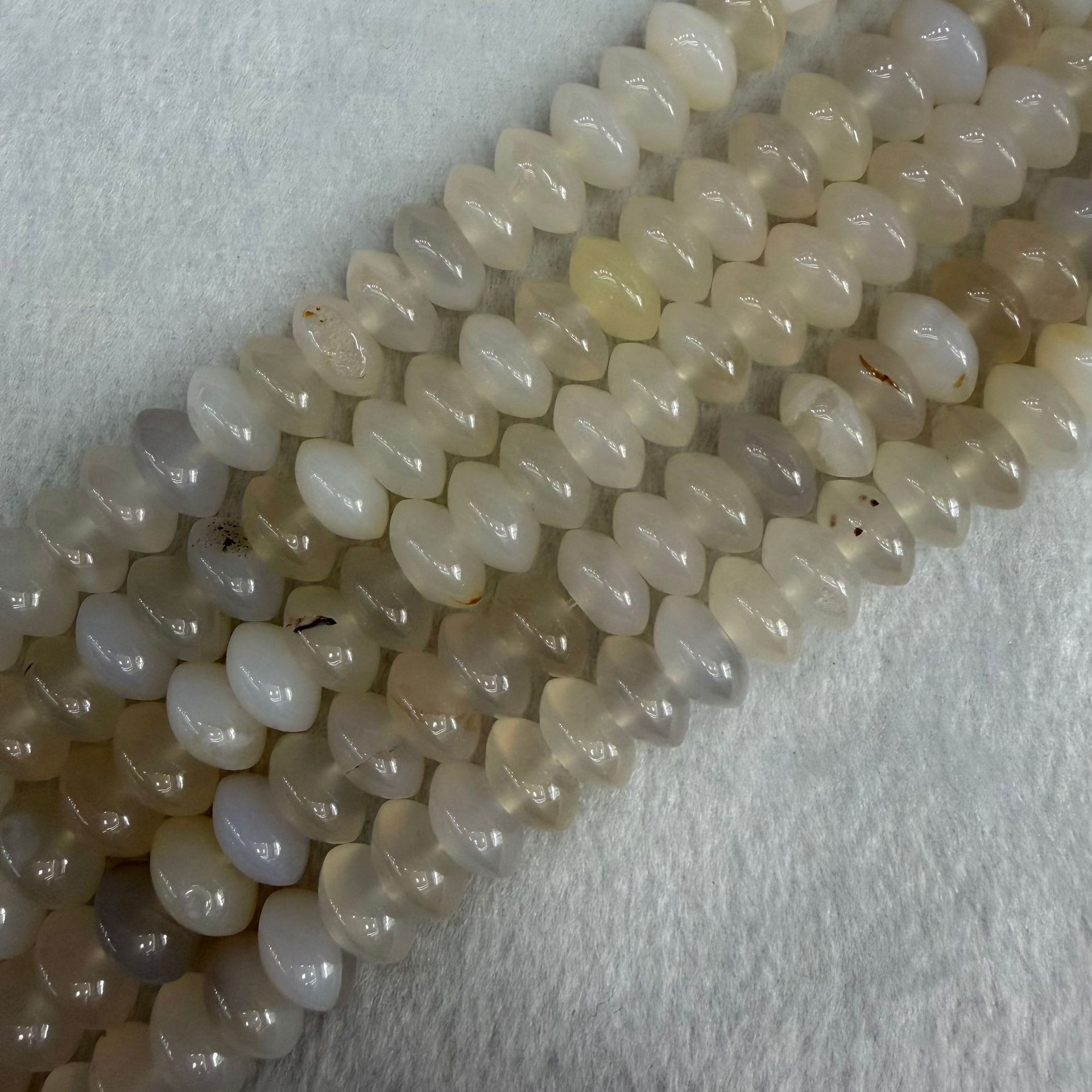 Hundred agate