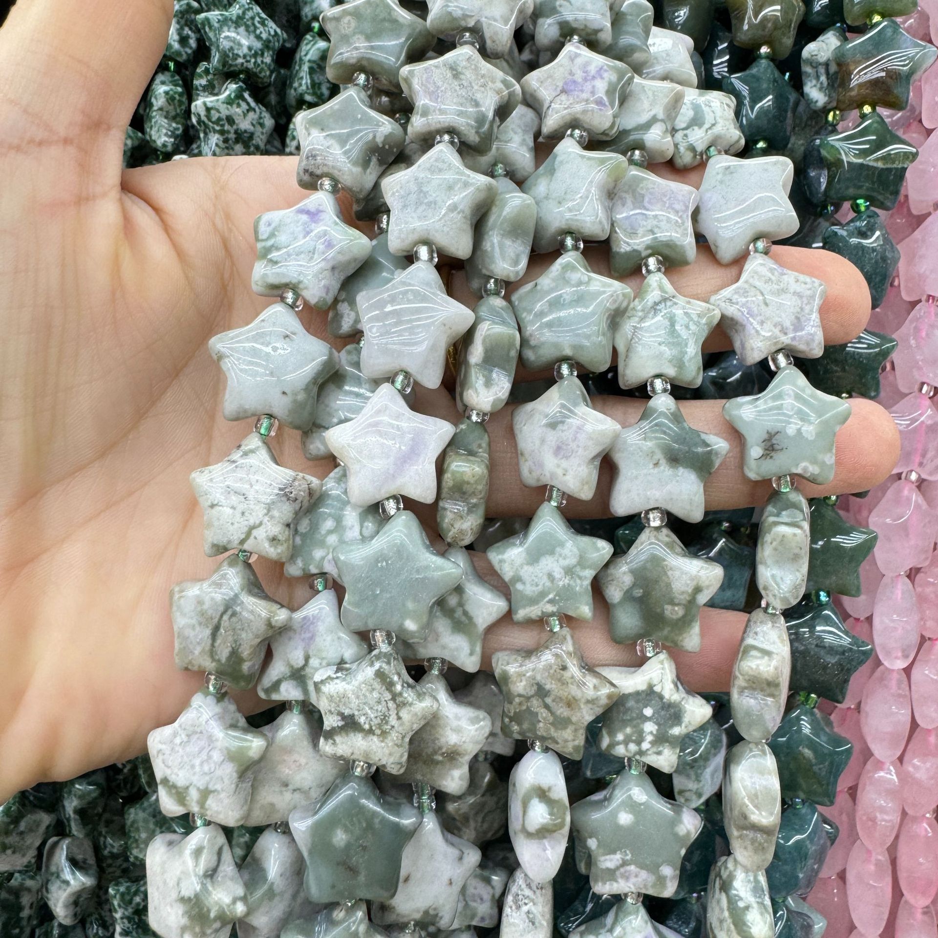 Auspicious jade (about 25 pieces)