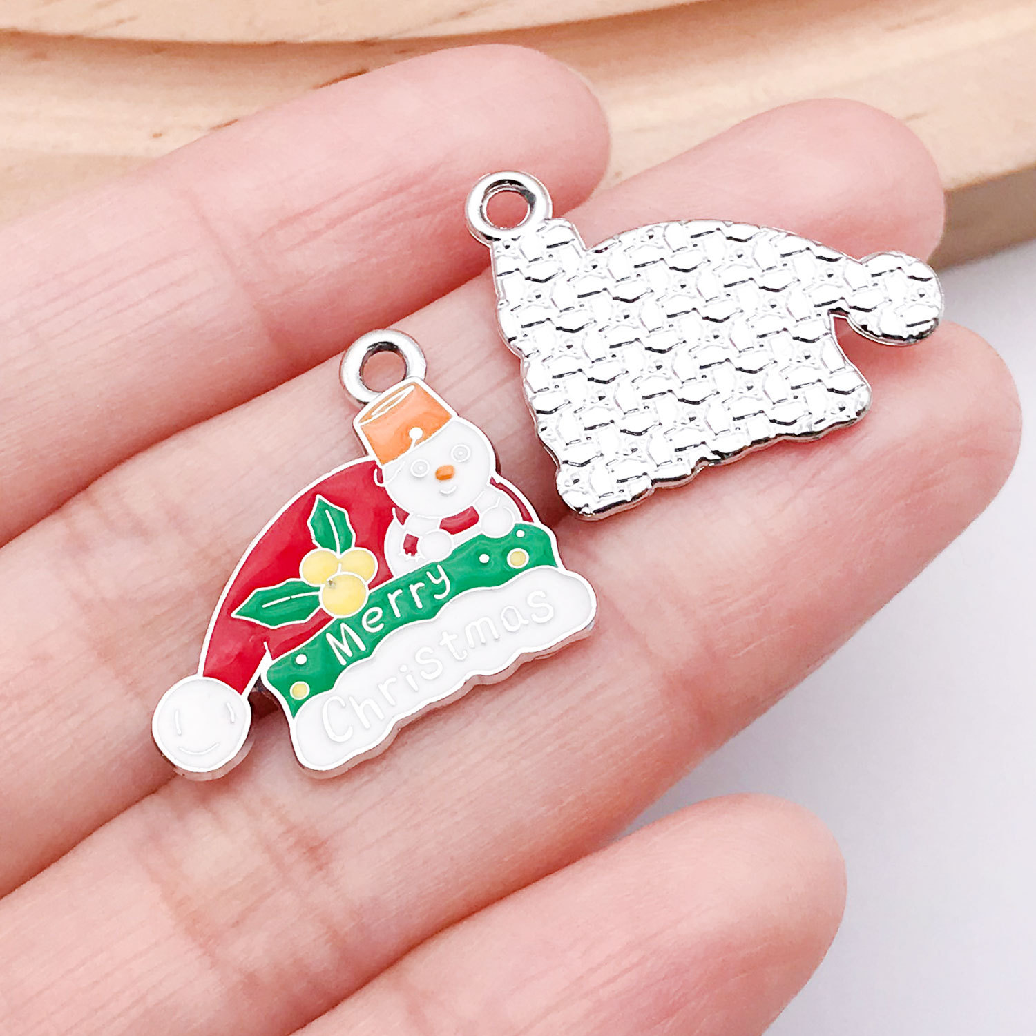 1 white k dripping oil red snowman christmas hat 20x21mm-1.4g-19665