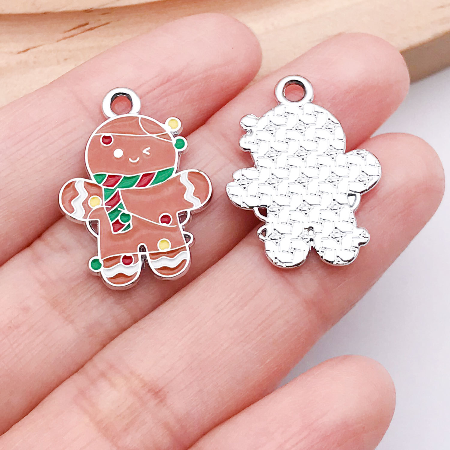 1 white k dripping oil rice dumpling gingerbread man 23x17mm-1.3g-19670