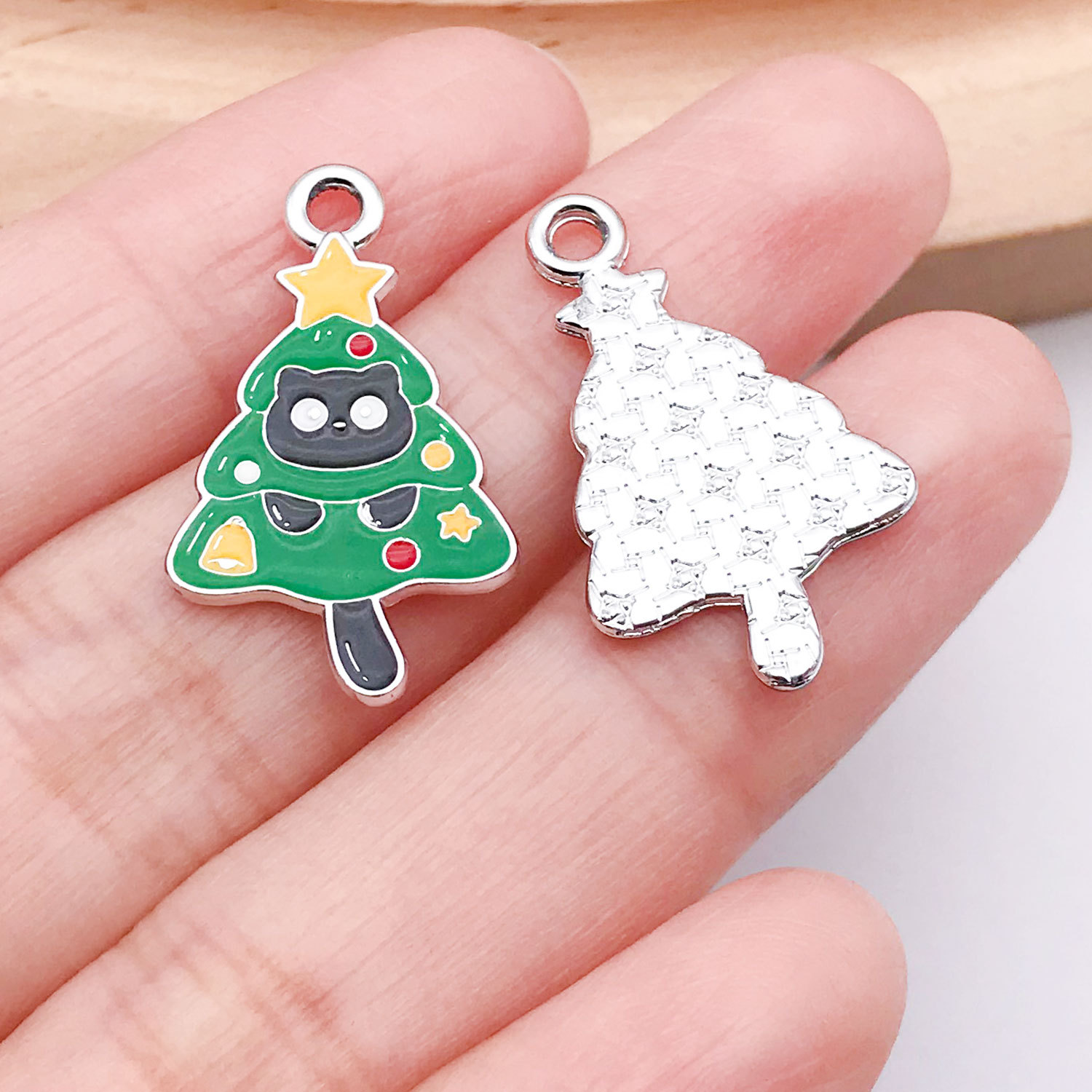 1 white k green christmas tree cat 25x15mm-1g-25243