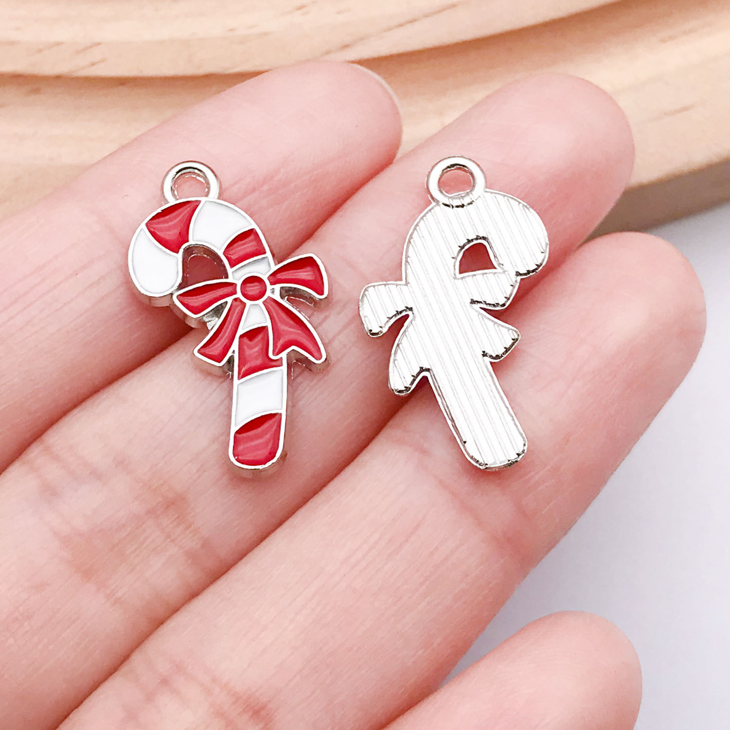 1 white k oil dripping red candy crutch 23x12mm-1.1g-19657