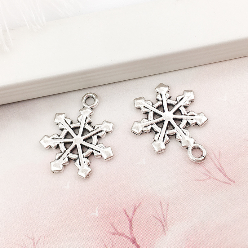 1 ancient silver snowflake 12x20mm-8392