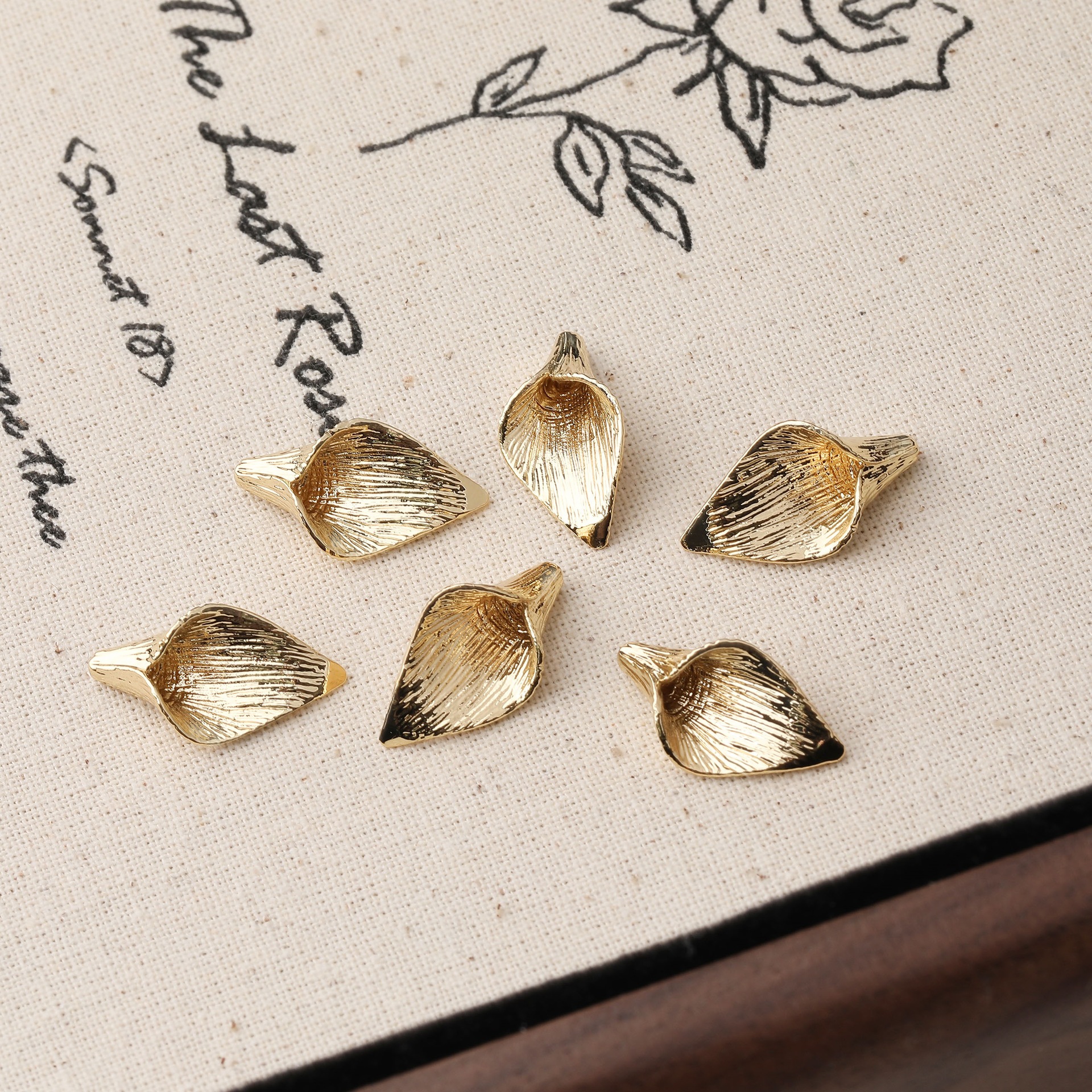 18.4x9.8x4.6mm14k gold 1 piece b style