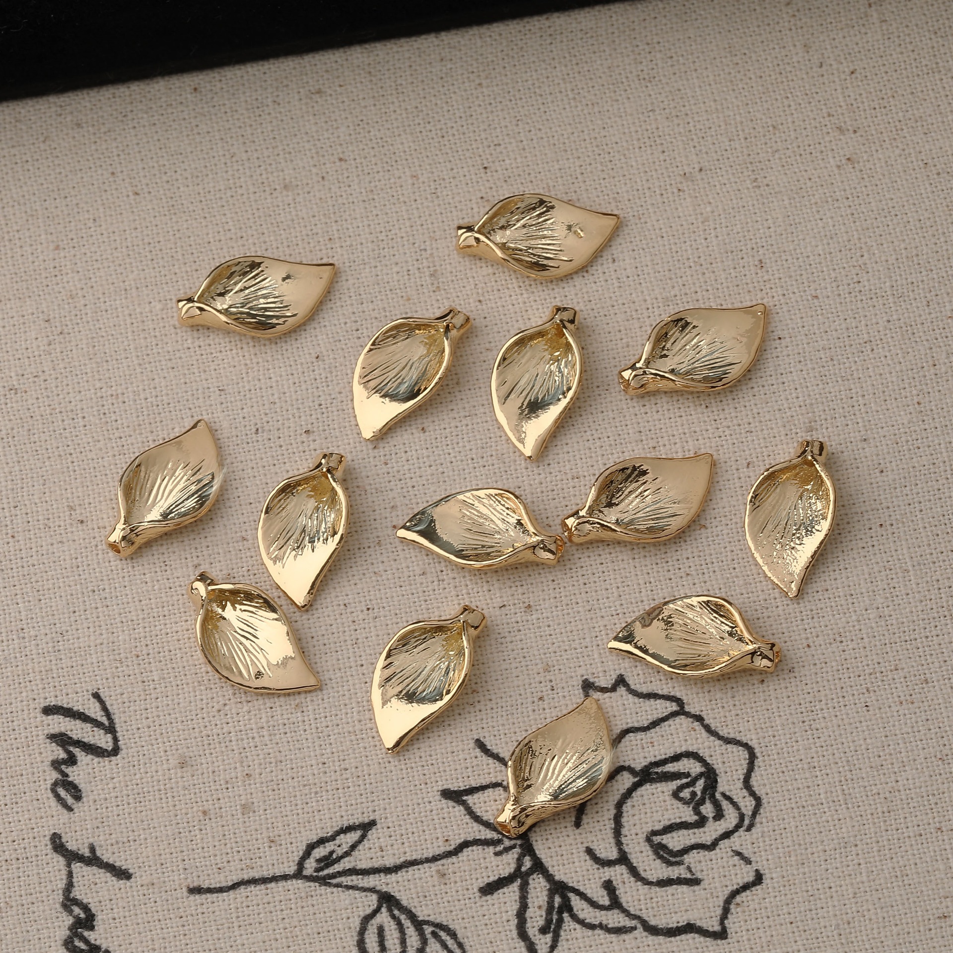 14.3x7.7x2.6mm14k gold 1 piece c style