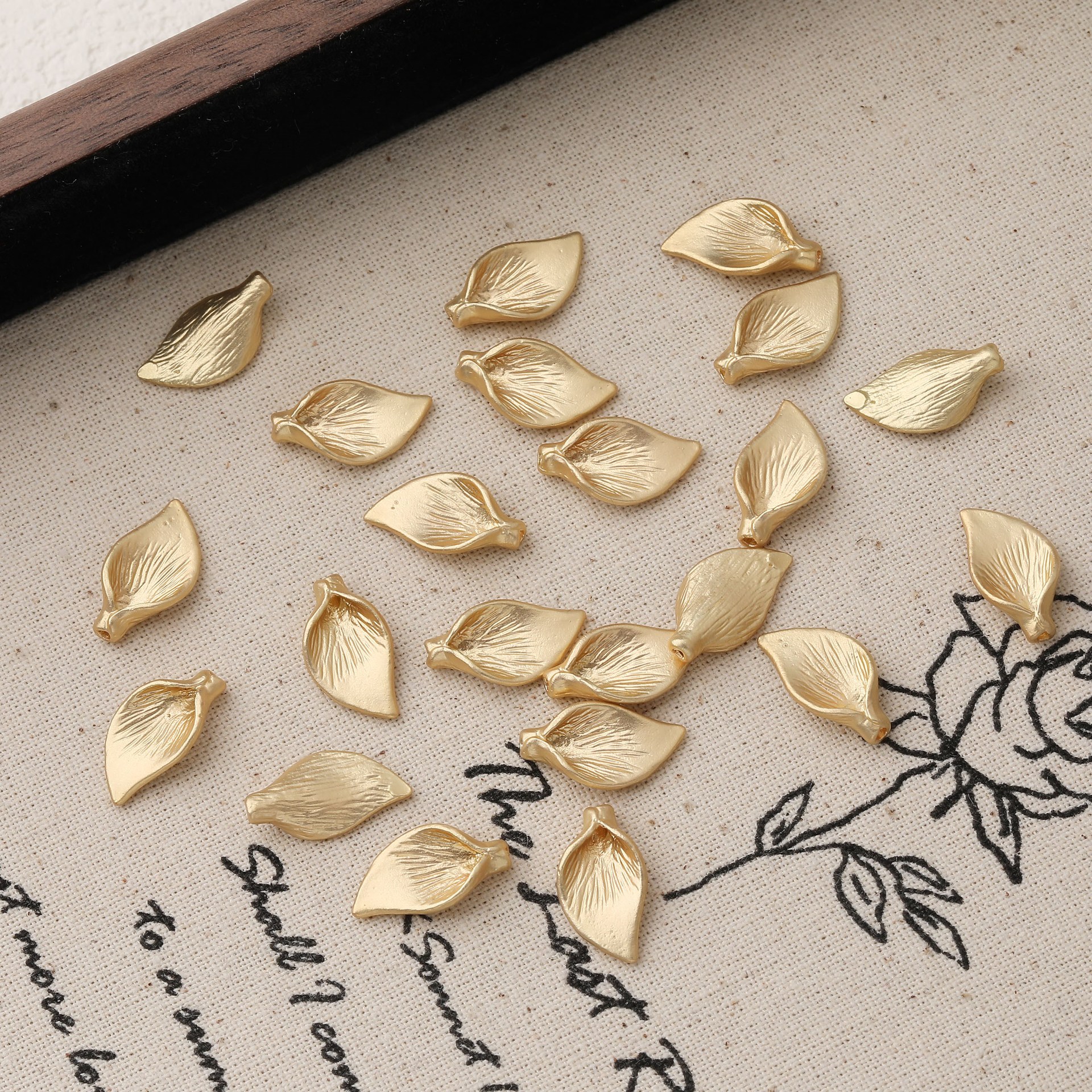 14.3x7.7x2.6mm matte gold 1 piece c style