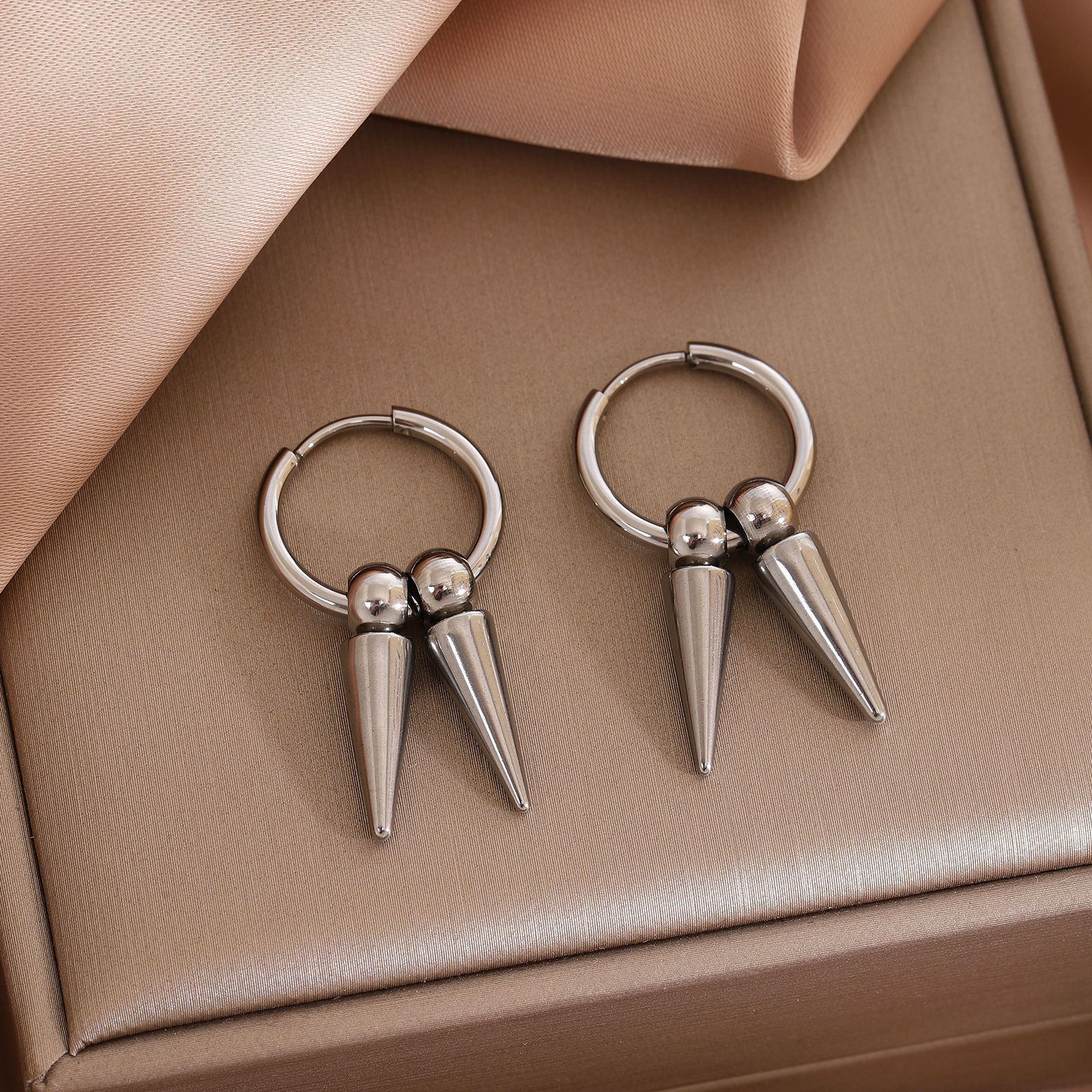 1 pair of rivet earrings