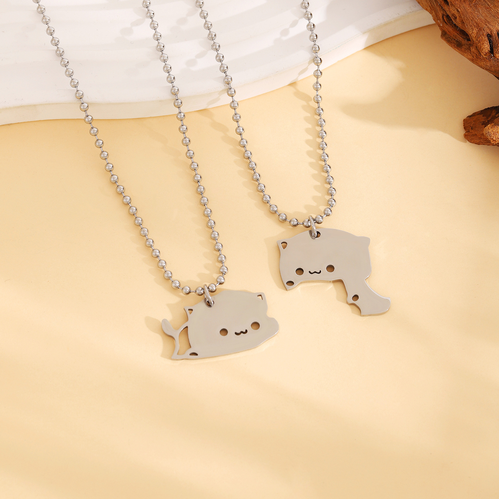 1 pair of silver cat necklace
