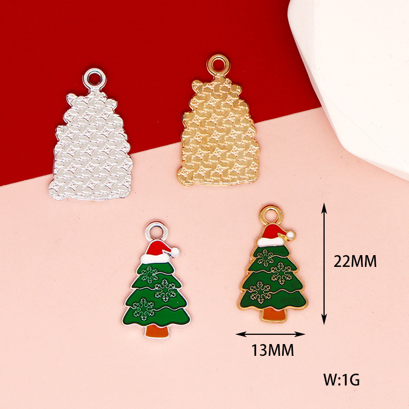 11 hat christmas tree