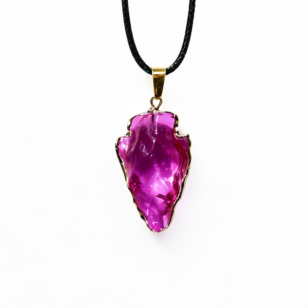 Red-edged arrow pendant
