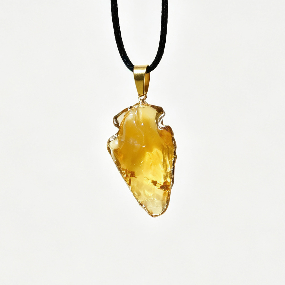 Yellow-edged arrow pendant