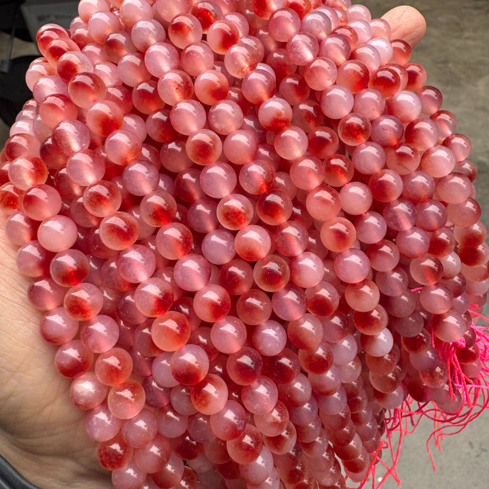 Red ice-flowered chalcedony