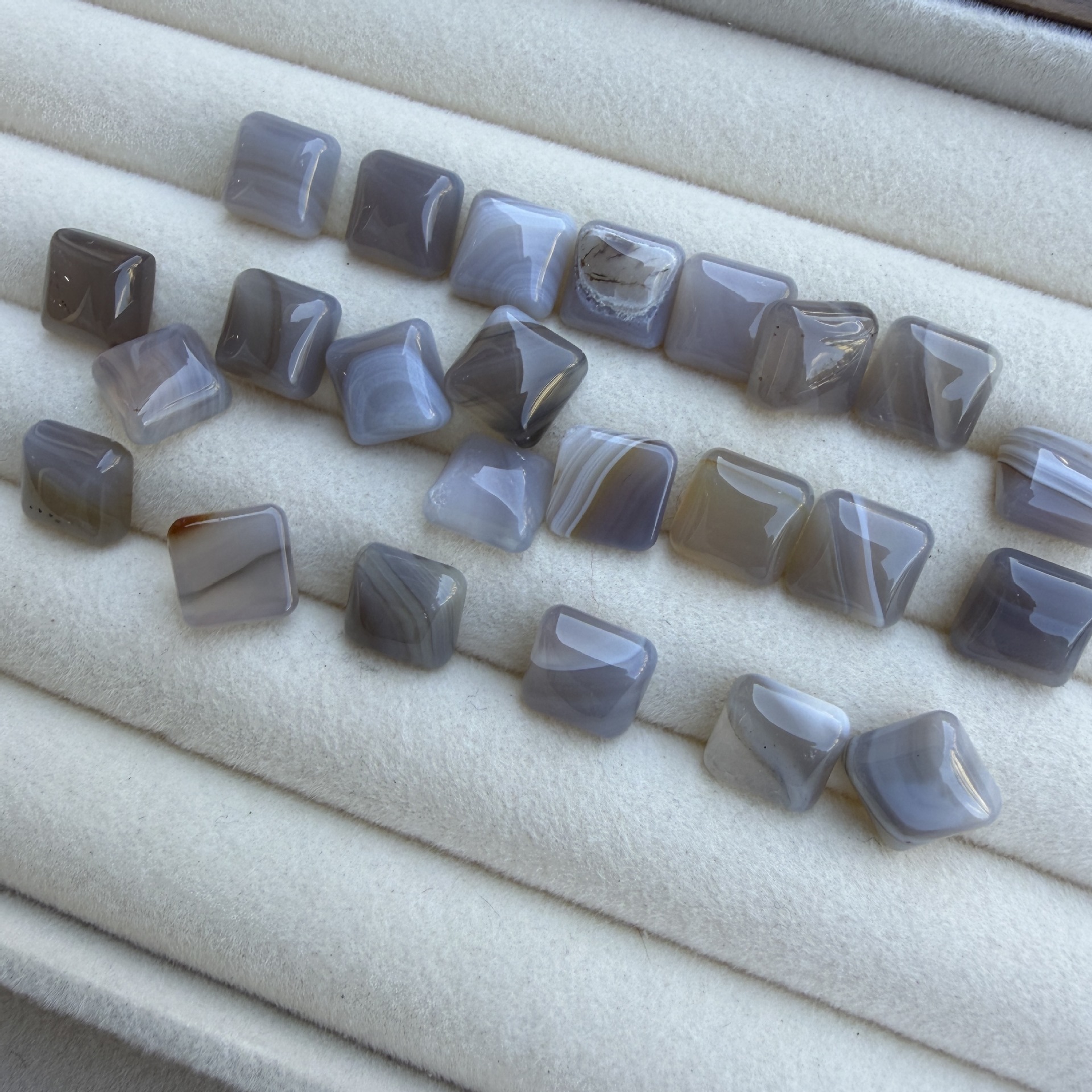 Gray agate