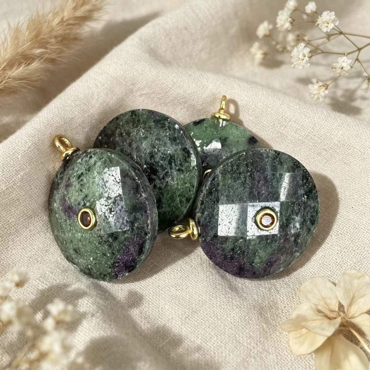 Red and Green Treasure