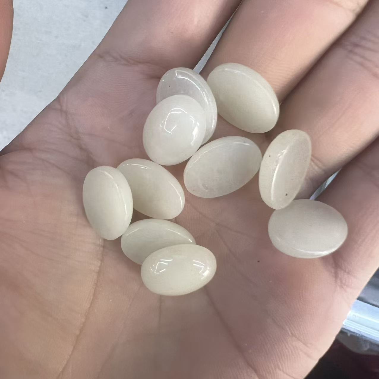 beige