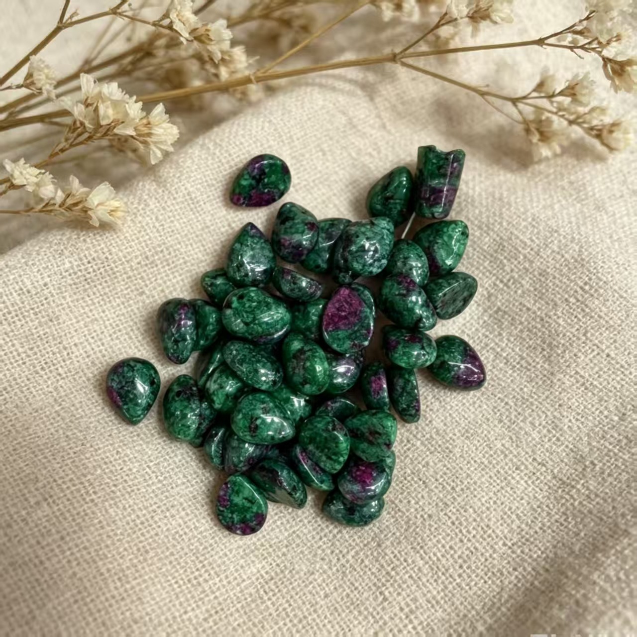 Red and green treasure