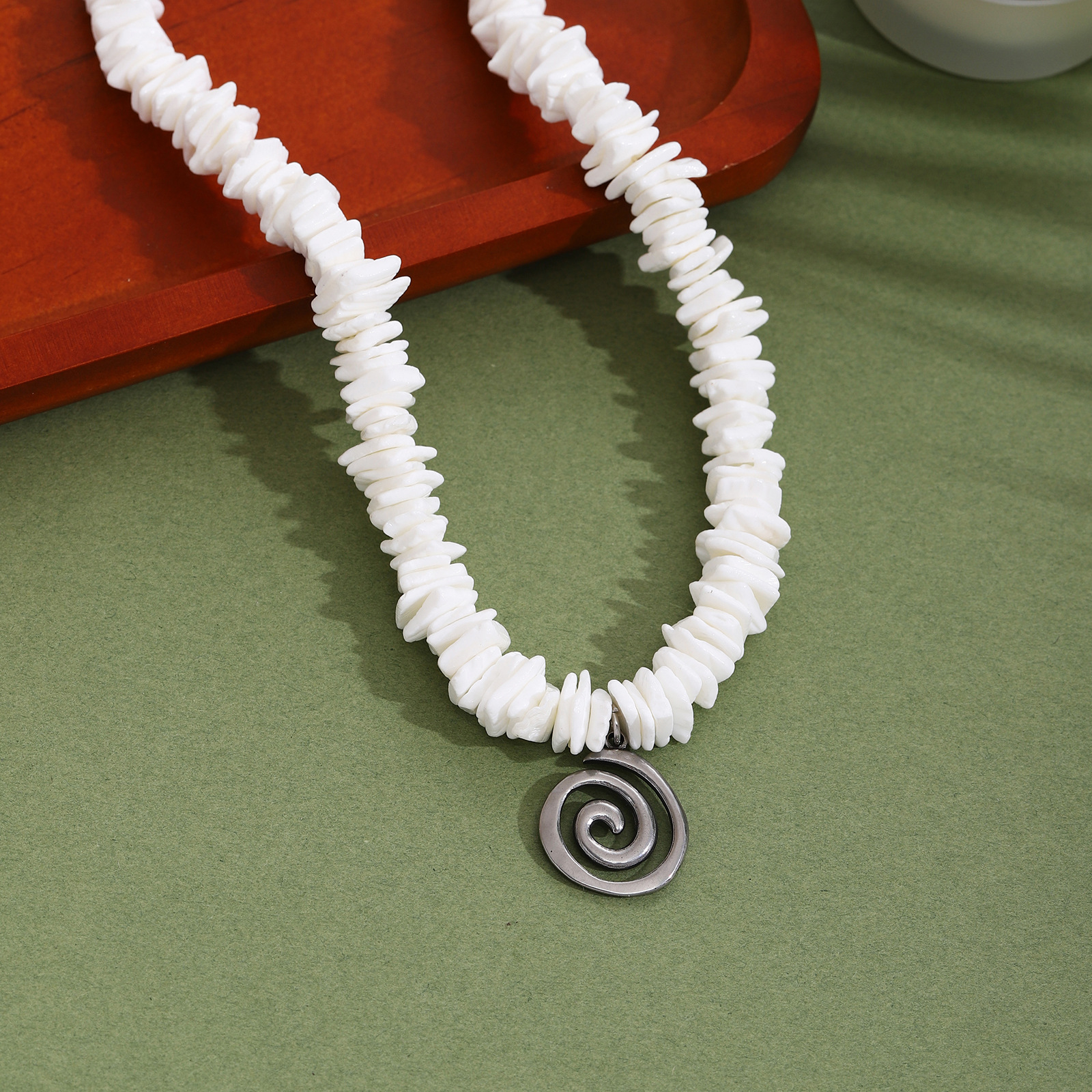 1 piece swirl irregular shell necklace