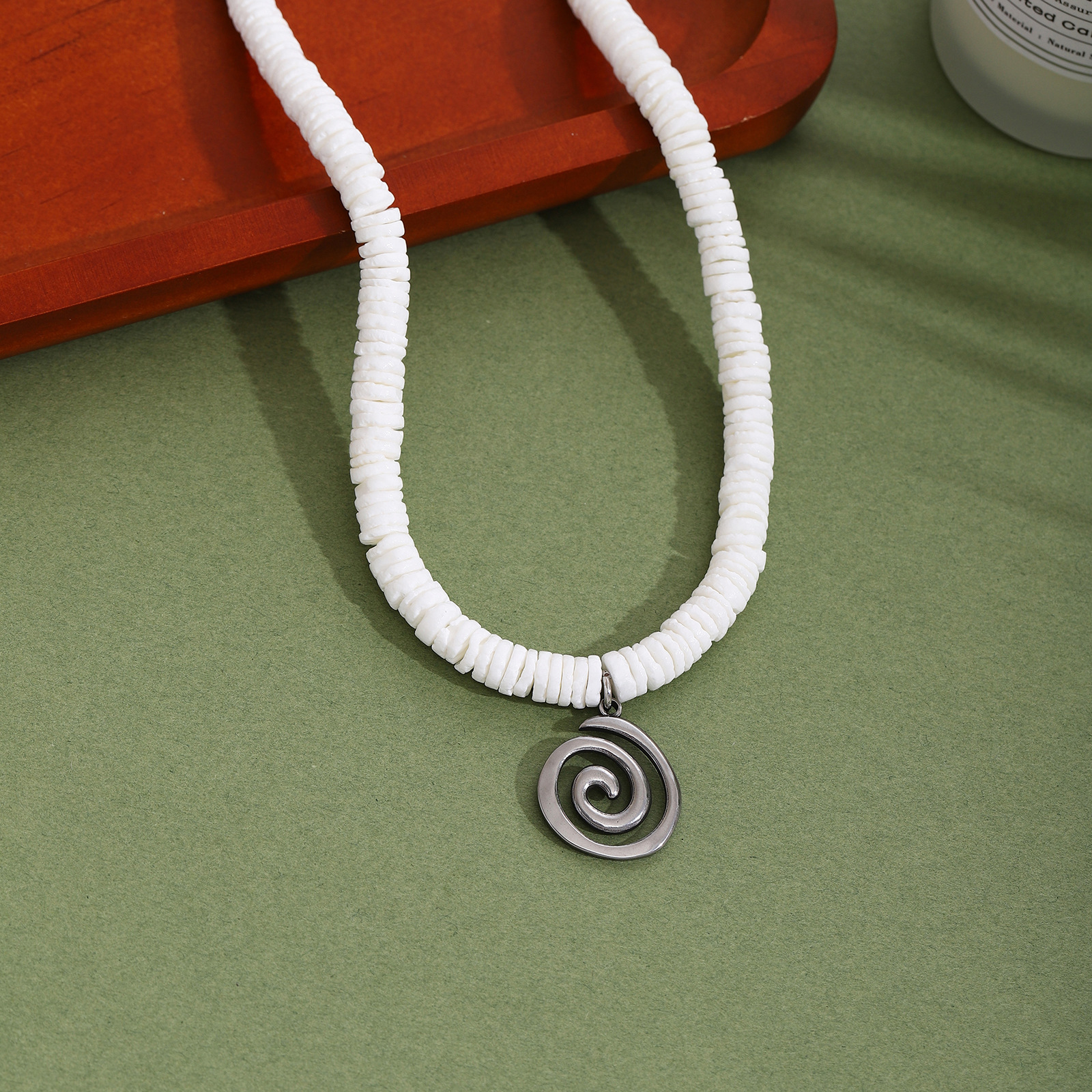 1 piece swirl rule shell necklace