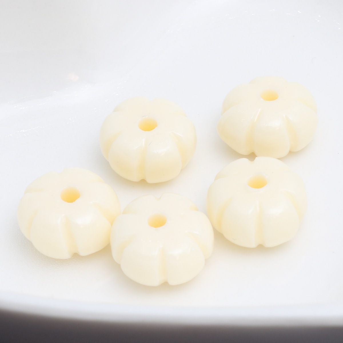 Flat pumpkin 6x10mm (pack of 10)